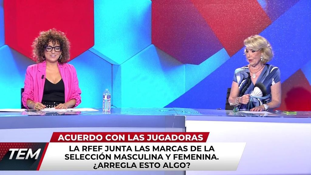 Esperanza Aguirre "alucina en colores" con la nueva marca que ha creado la Federación de fútbol