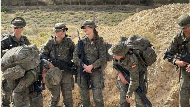 La princesa Leonor en plenas prácticas militares en la Academia de Zaragoza