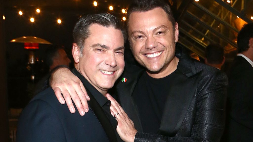 Tiziano Ferro y su expareja, Victor Allen, en una imagen tomada en 2021