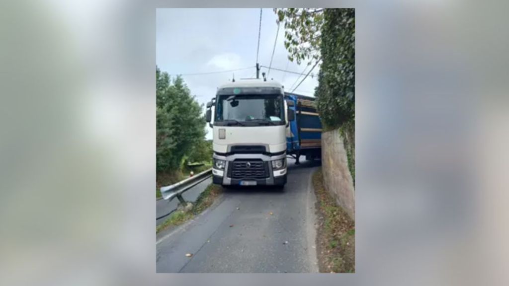 Camión atrapado en Ferrol