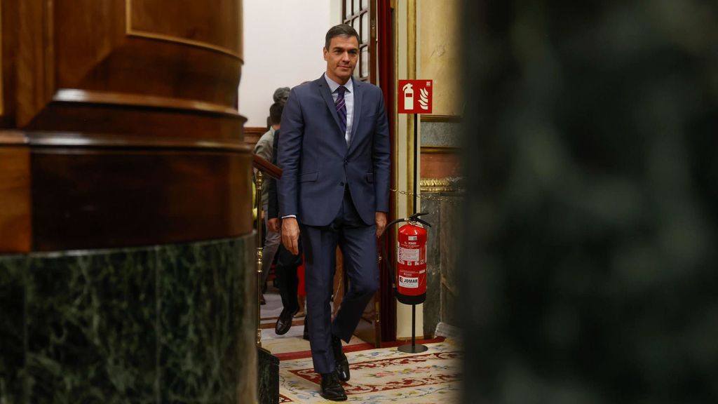 El presidente del Gobierno, Pedro Sánchez, a su salida del pleno este jueves
