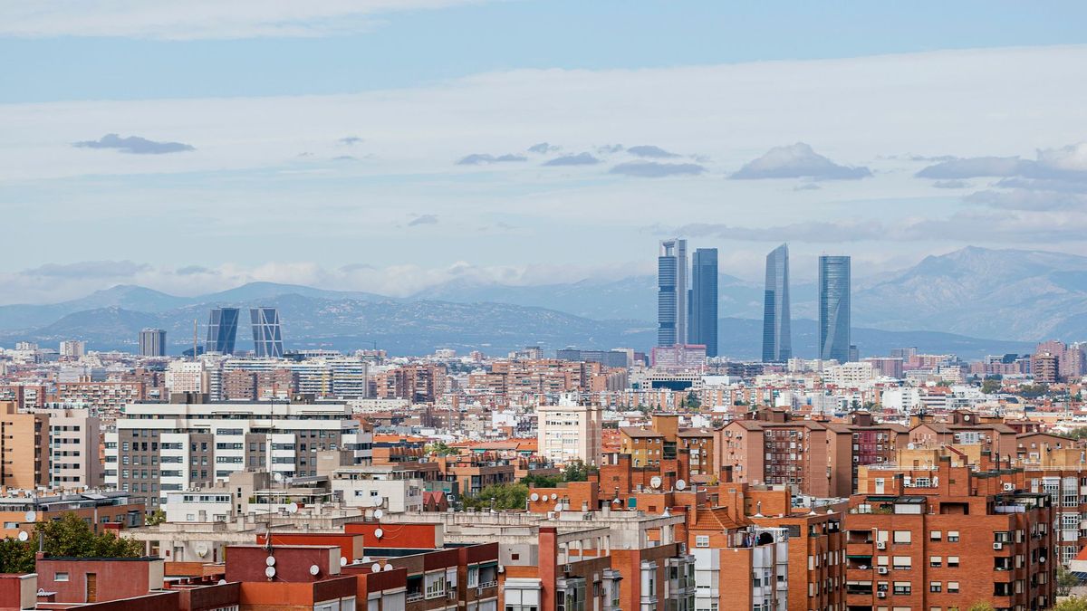 España se parte en dos por la vivienda: escasea en 13 provincias y sobra en el resto