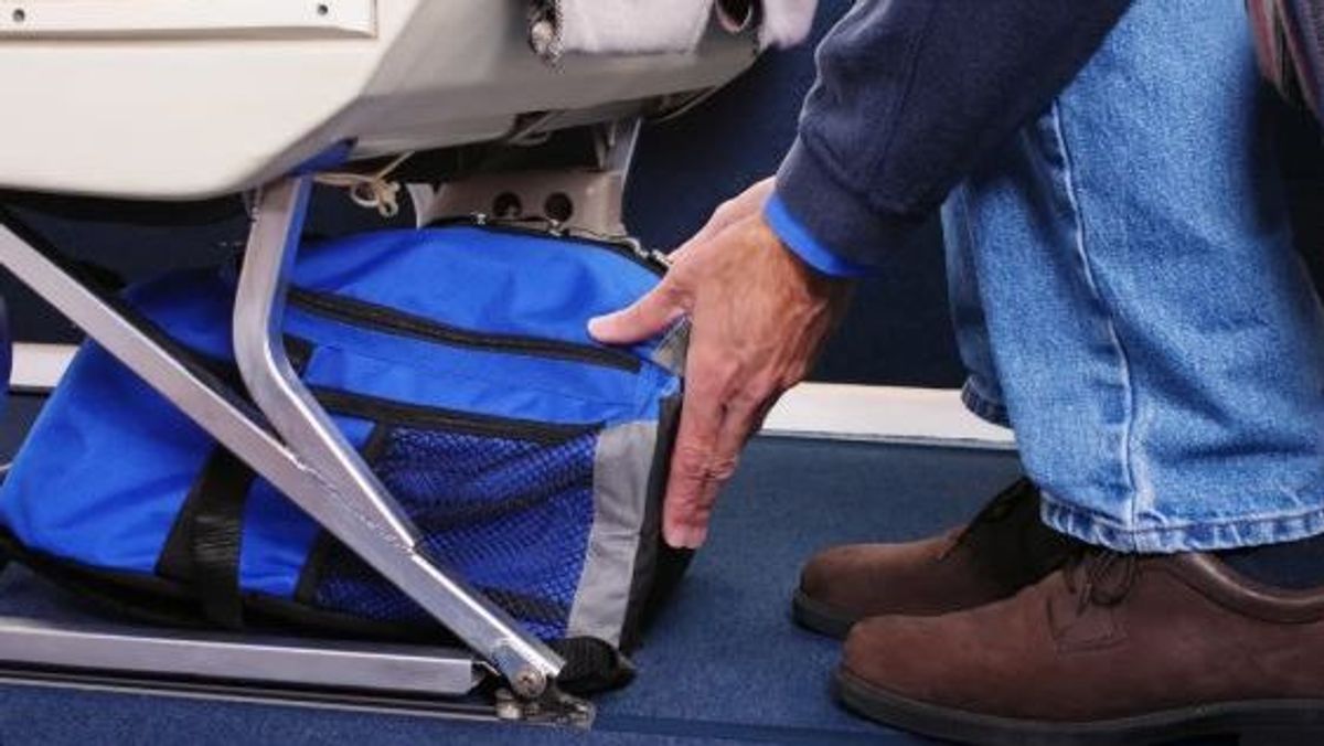La UE insta a las compañías aéreas a respetar la decisión del TJUE que definió de imprescincible el equipaje de mano y por tanto gratuito