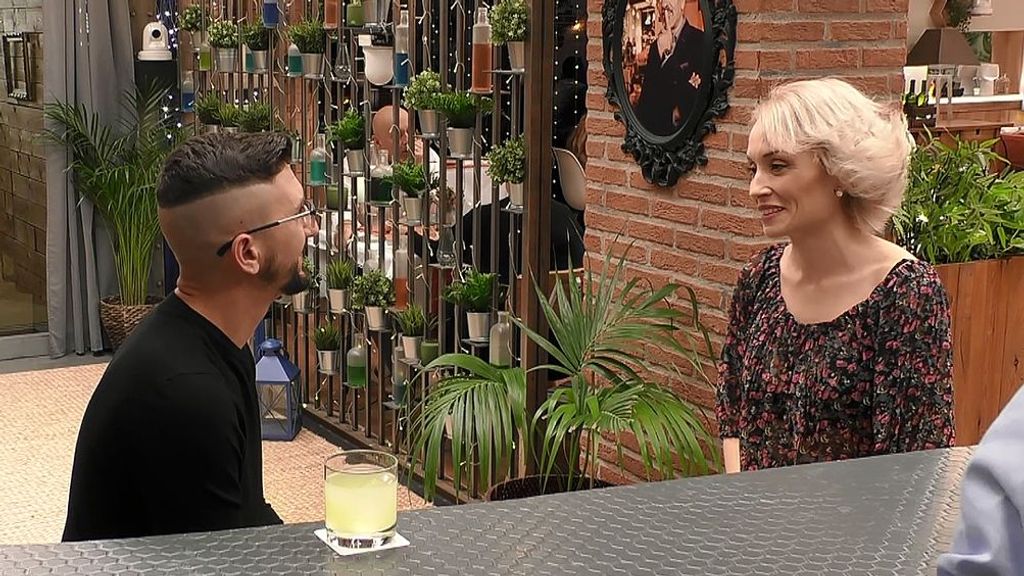 Silvia y Rafa durante su cita en 'First Dates'