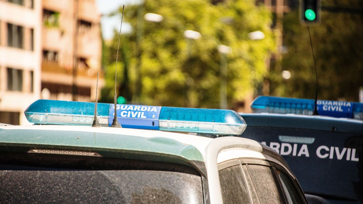 Hallan el cadáver de un hombre en el mar en el Puerto de Málaga: la Policía investiga los hechos