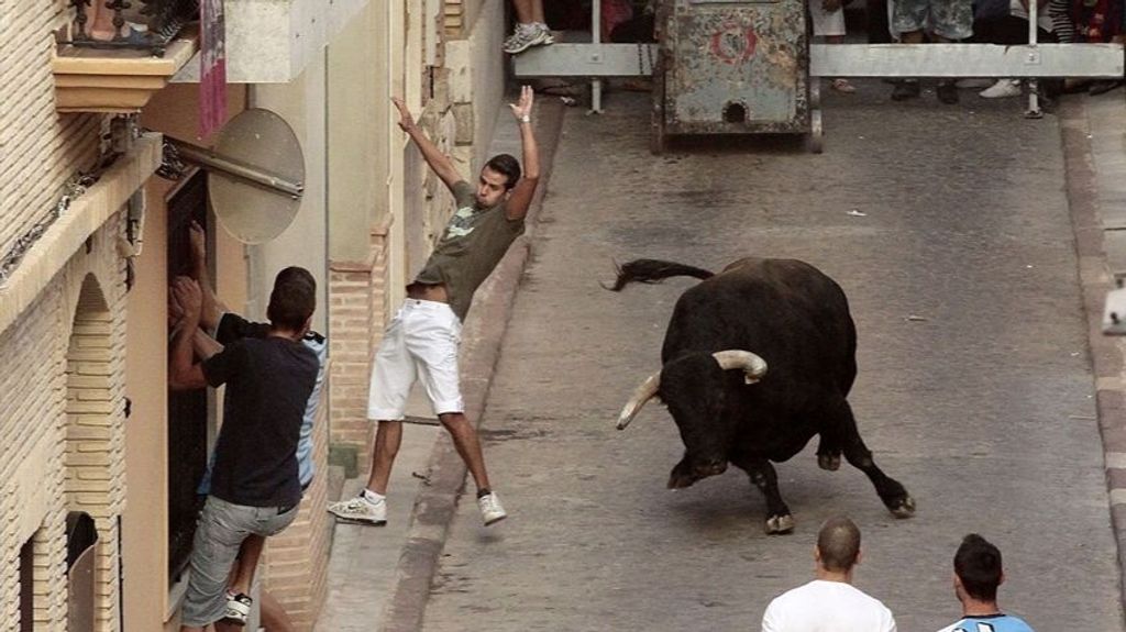 Muere un hombre después de recibir una cogida en los bous al carrer de la Pobla de Farnals