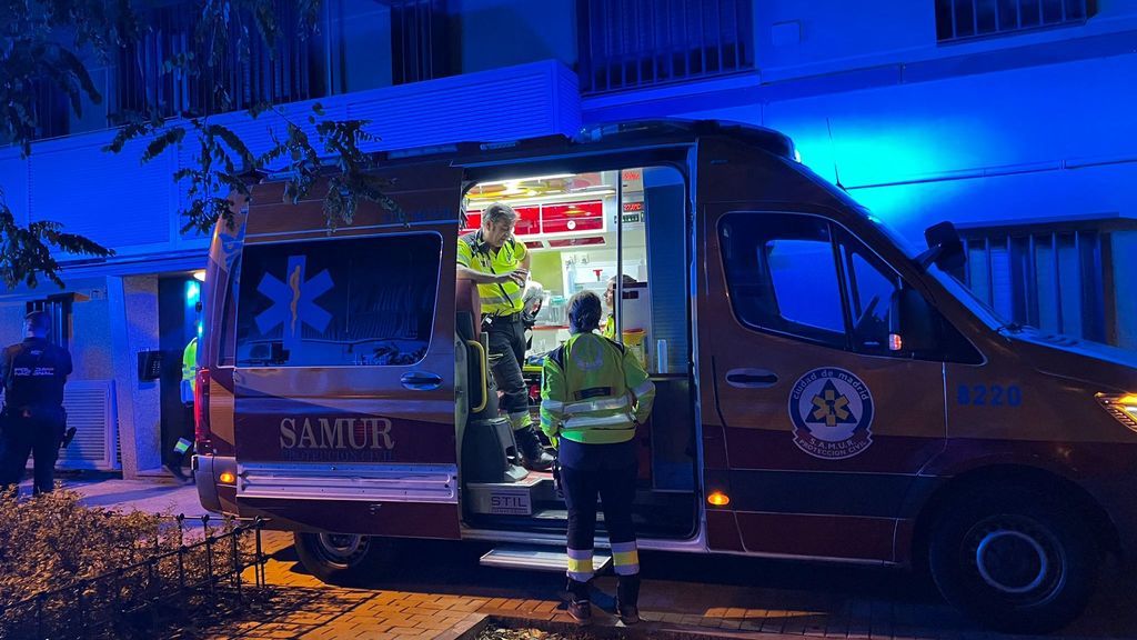 Sanitarios de SAMUR-PC en el lugar de los hechos