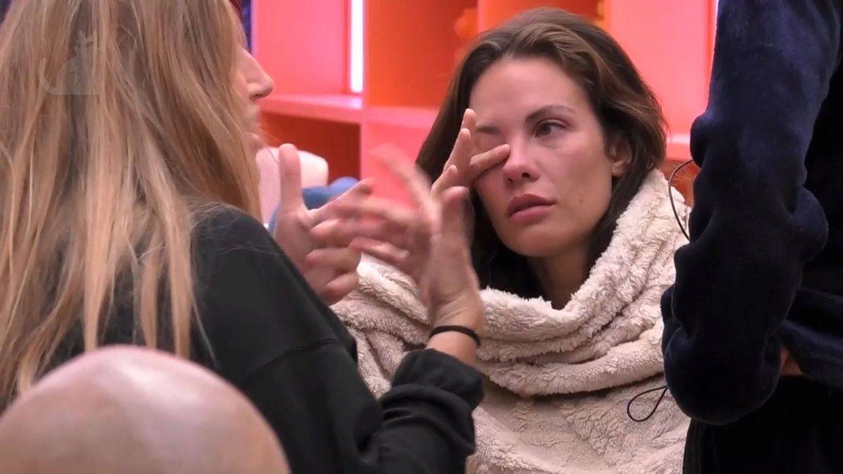 Jessica Bueno llora tras discutir con Oriana Marzoli