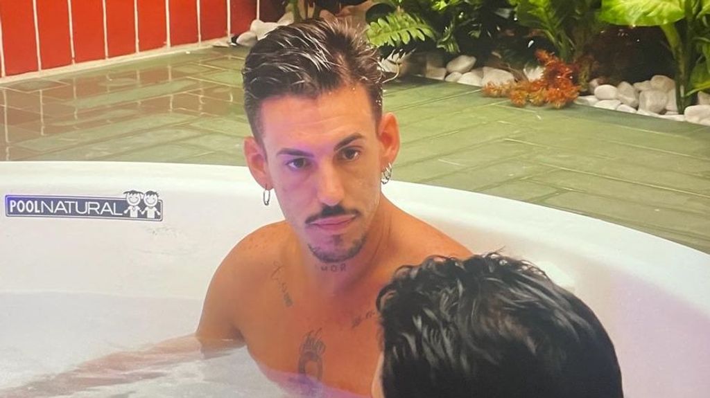 Luitingo y Michael se sinceran en el jacuzzi