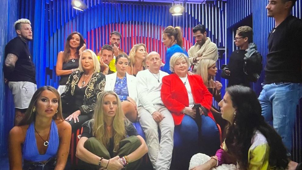 Todos metidos en el confesionario