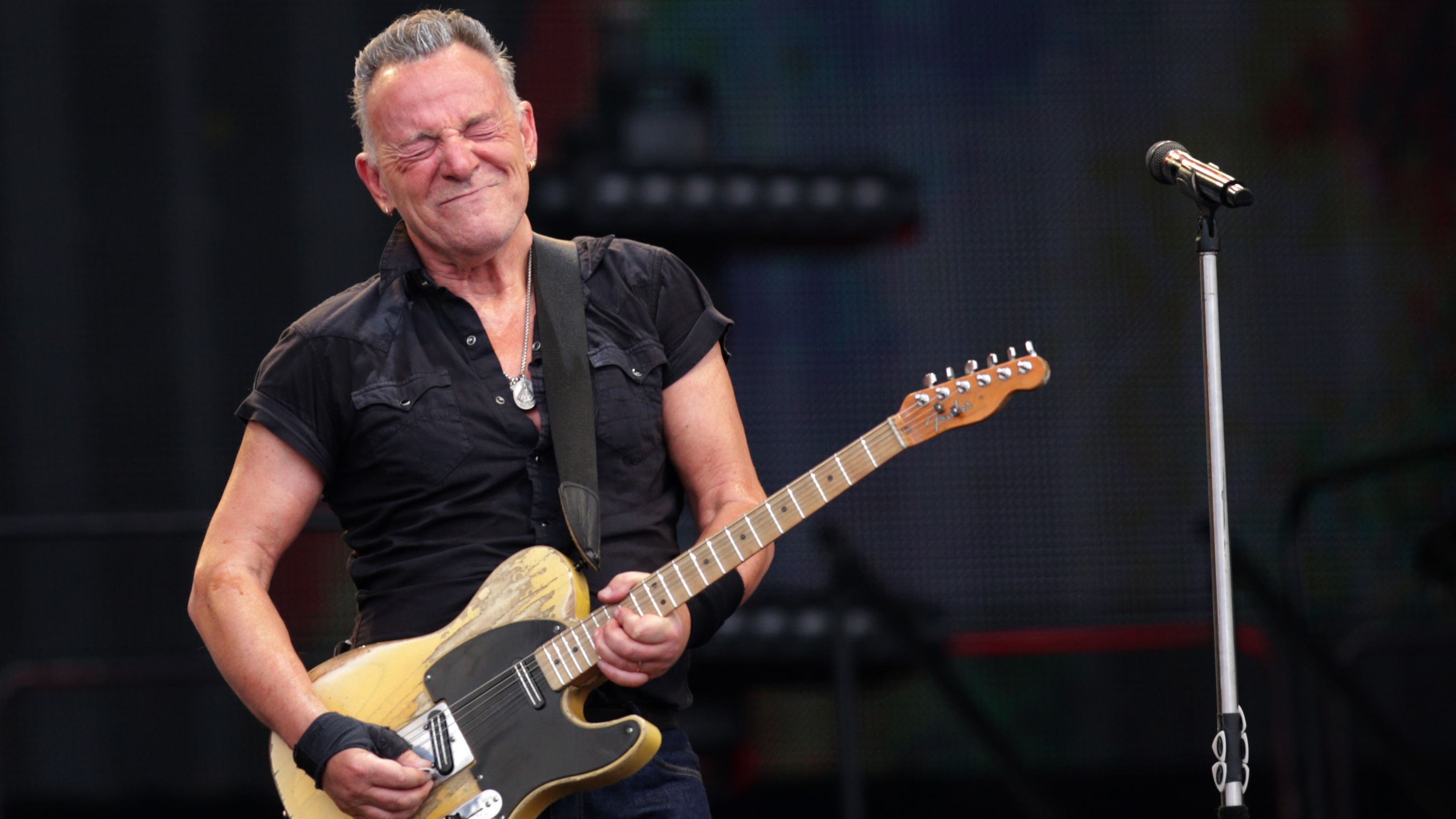 Bruce Springsteen suspends concerts due to peptic ulcer: Symptoms to watch out for