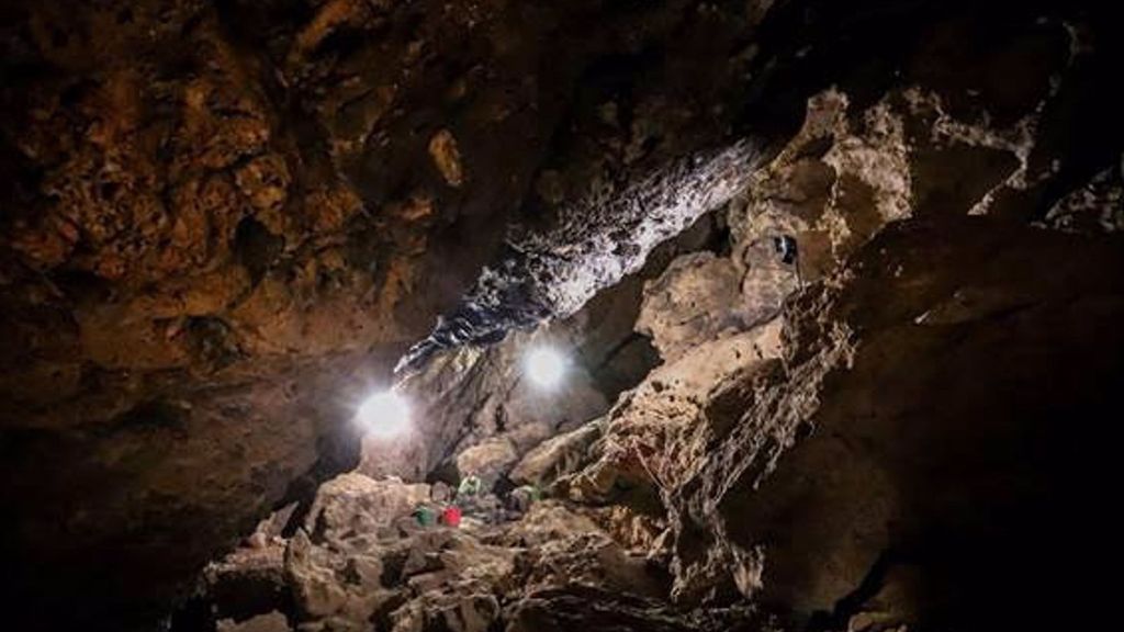 Interior de la Cueva de los Murciélagos de Albuñol (Granada).