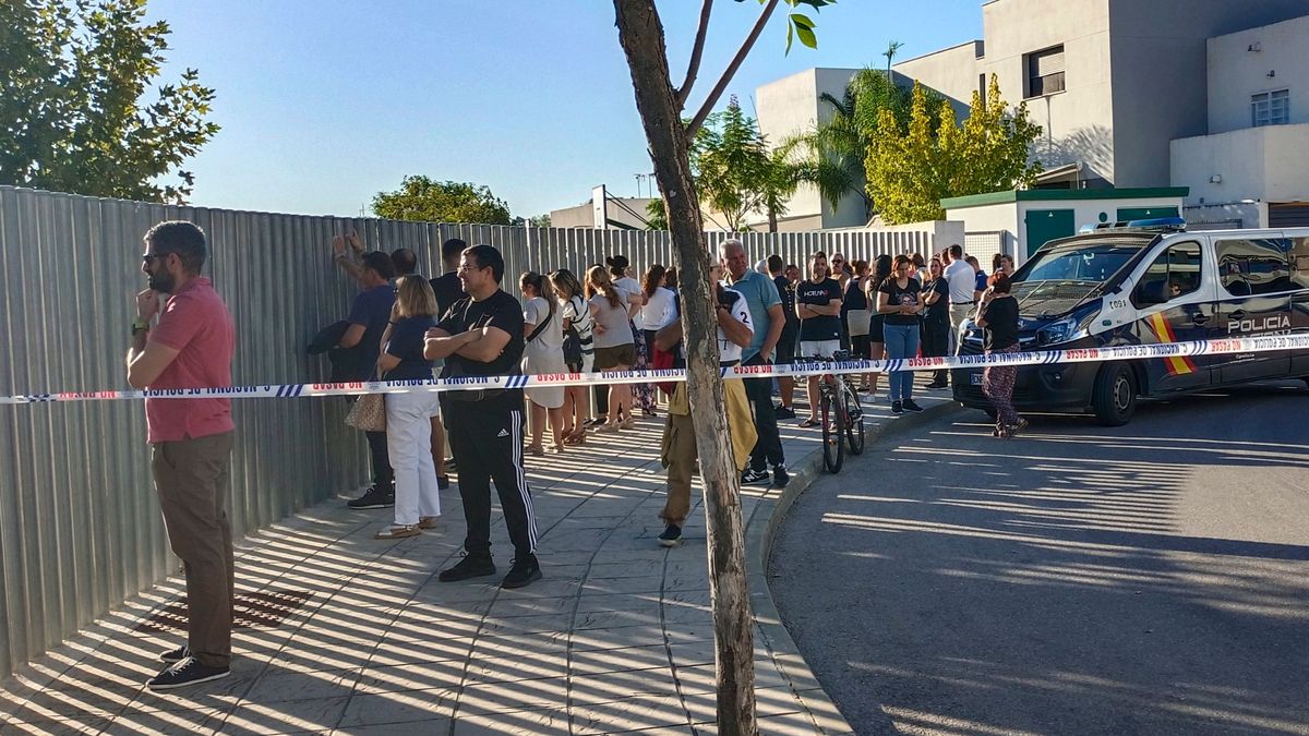 Un estudiante de 14 años ha sido detenido este jueves en Jerez de la Frontera (Cádiz) tras herir con un arma blanca a tres profesores y un alumno en un instituto de la ciudad