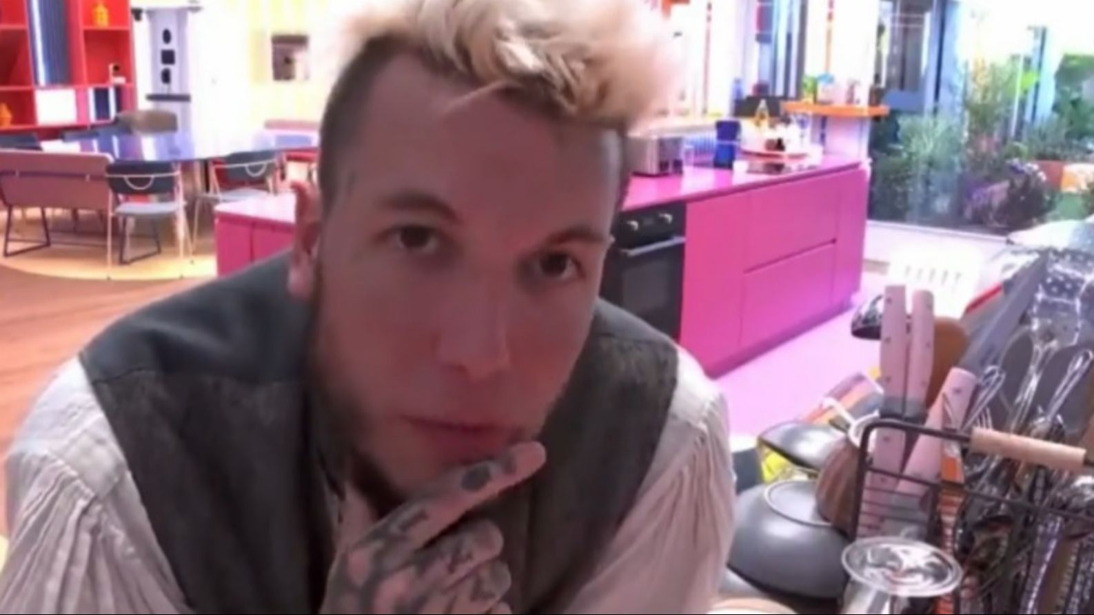 Alex Caniggia habla a cámara sobre la nominación de Karina