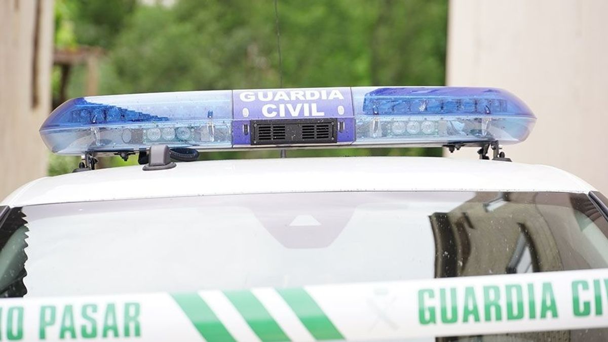 Encuentran el cadáver de una persona en el interior de un vehículo incendiado en Albox, Almería Encuentran el cadáver de una persona en el interior de un vehículo incendiado en Albox, Almería