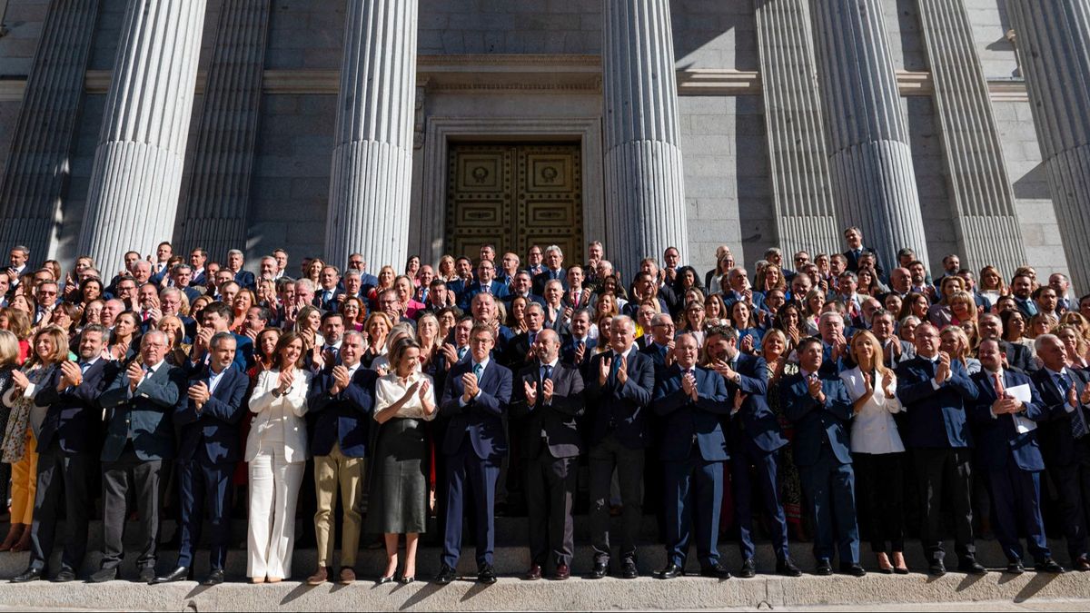 Feijóo arropado por el PP en el Congreso en la segunda votación a su investidura