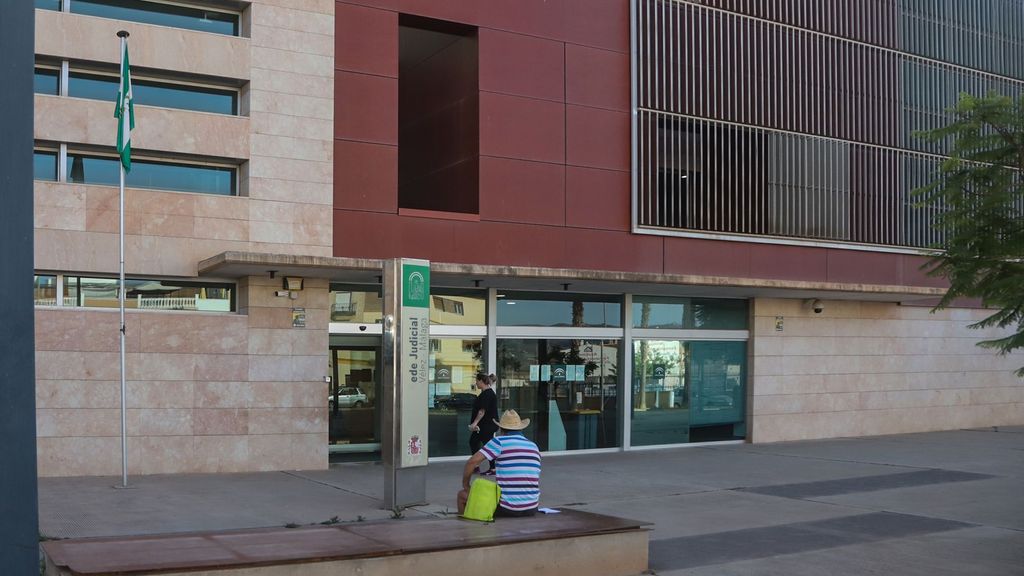 Imagen de la fachada de los juzgados de Vélez-Málaga