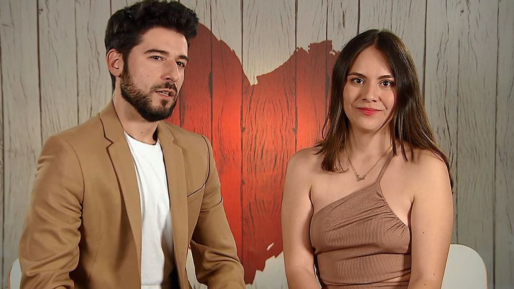 Inés y Zigor durante su cita en 'First Dates'