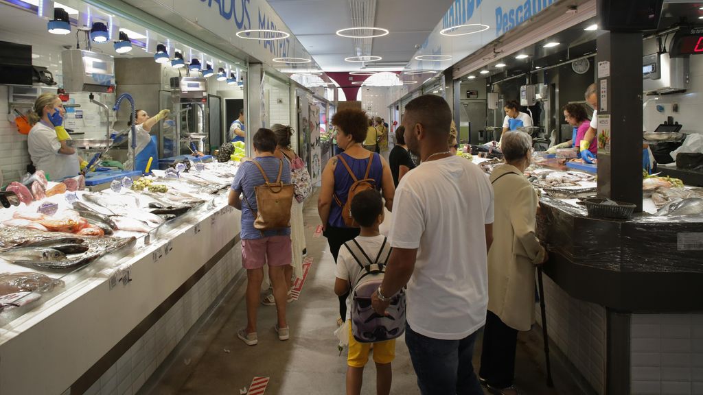 Interior de un mercado, a 11 de agosto de 2023, en Lugo, Galicia (España).