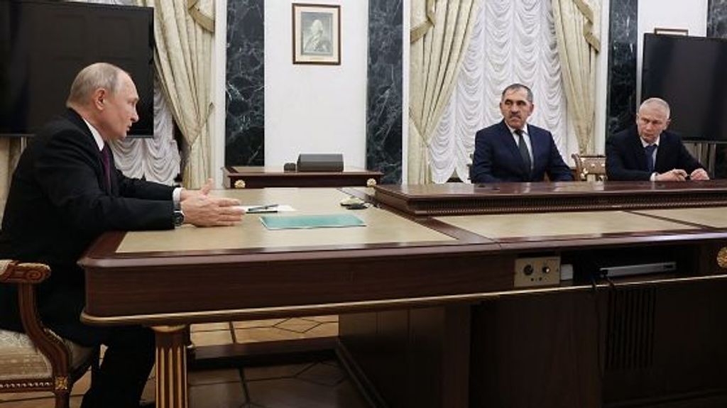 Reunión de Putin con el Ministro de Defensa ruso, Yunus-Bek Yevkurov y con Andrei Troshev