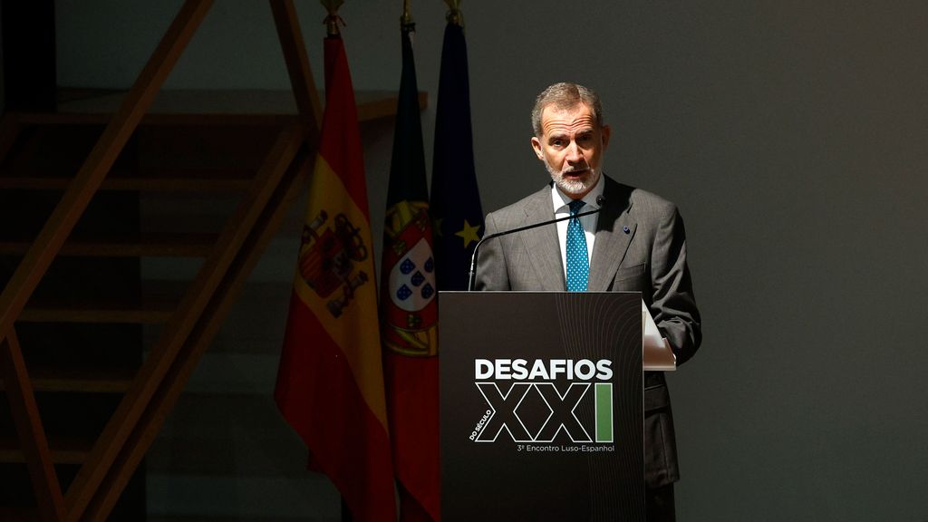 El rey Felipe VI destaca en Portugal cómo las fronteras "demarcan pero no separan"