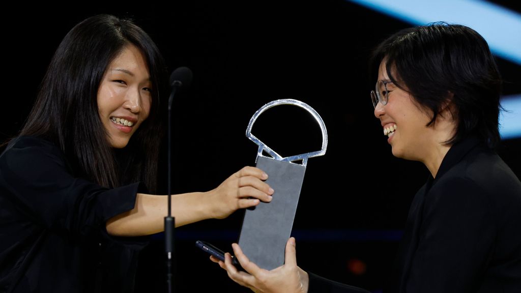 Las cineastas taiwanesas Peng Tzu-Hui y Wang Ping Wen reciben la Concha de Oro a la Mejor Dirección