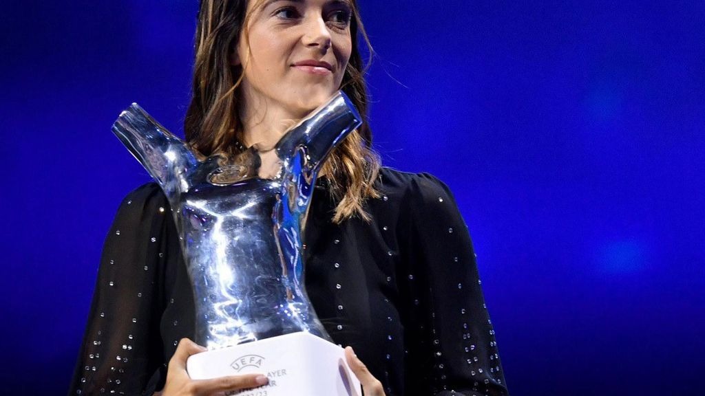 Aitana Bonmatí, manda un mensaje de apoyo a Jenni Hermoso al ser nombrada mejor jugadora de la UEFA