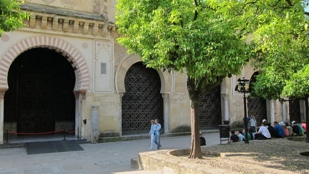 Archivo - Fachada Norte de la Catedral y antigua mezquita de Córdoba