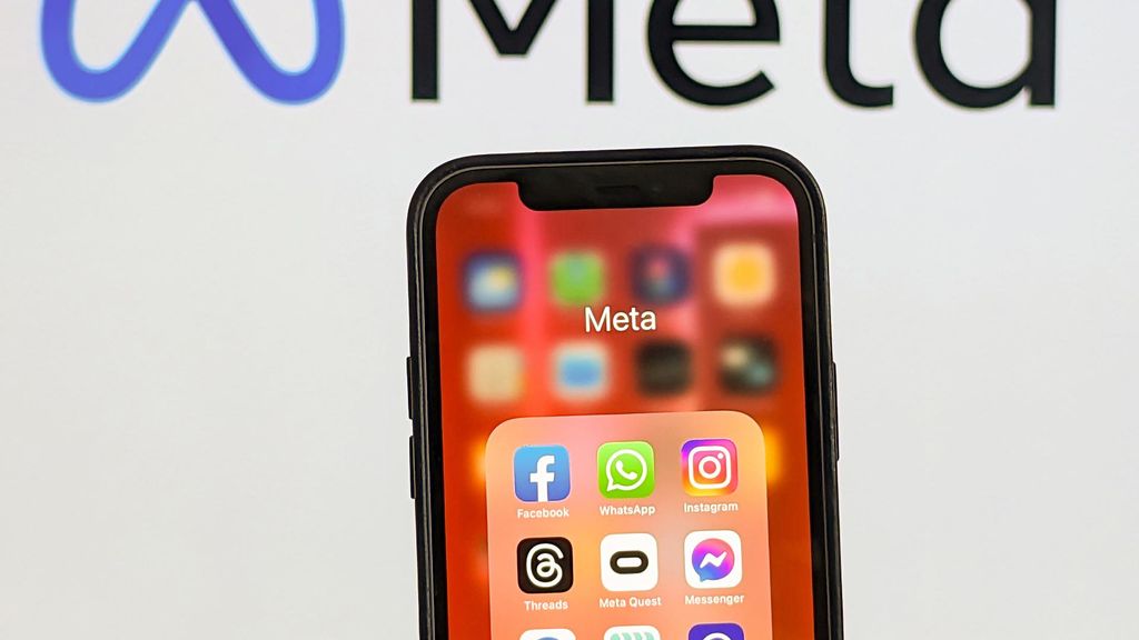 Archivo - Logotipo de Meta e iconos de apliaciones móviles de redes sociales