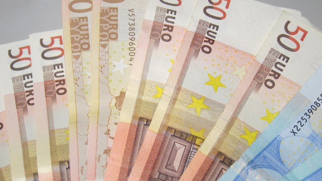 Archivo - Billetes de euro, dinero