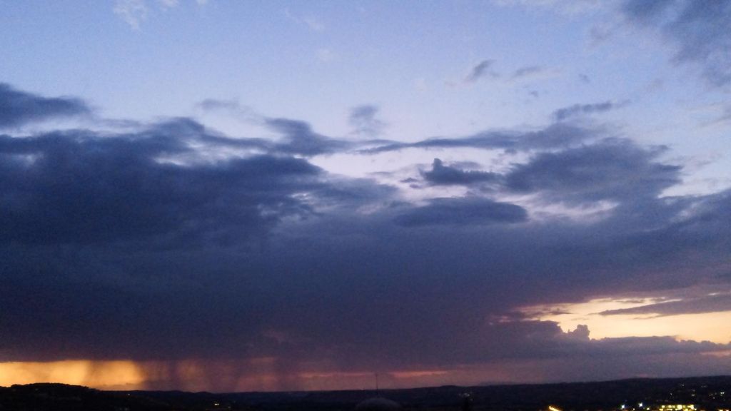 Archivo - Tormentas, lluvia, rayos, temporal, tormenta