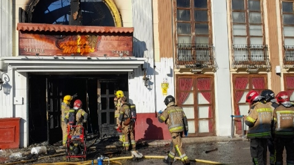 Buscan a varias personas desaparecidas en la discoteca incendiada en Murcia