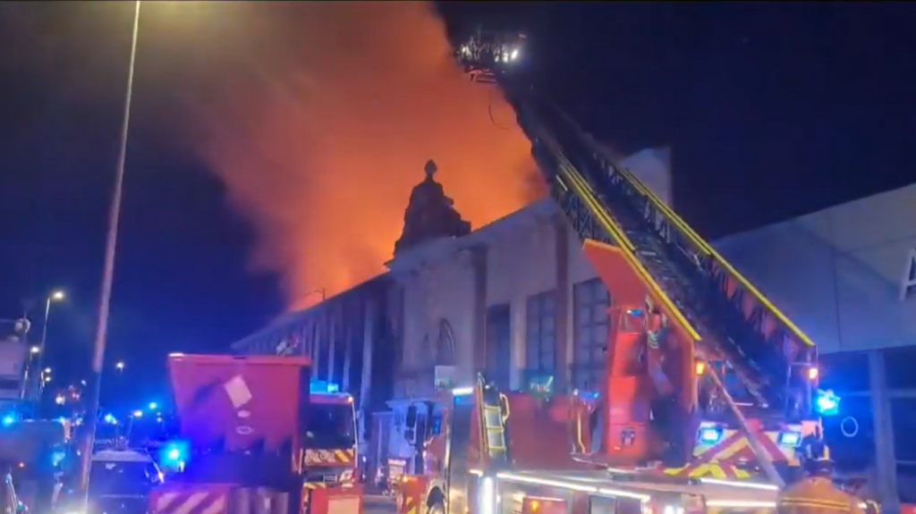 Trágico incendio en Murcia: la policía científica determinará la causa y el origen del fuego
