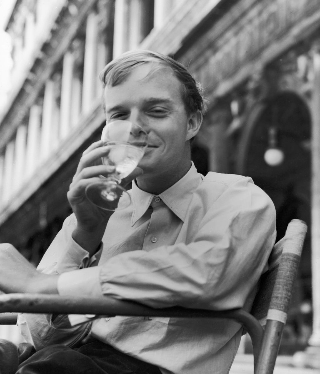 Capote en Venecia, en los años 50, más o menos en la época en que está ambietado 'Otro día en el paraíso'.