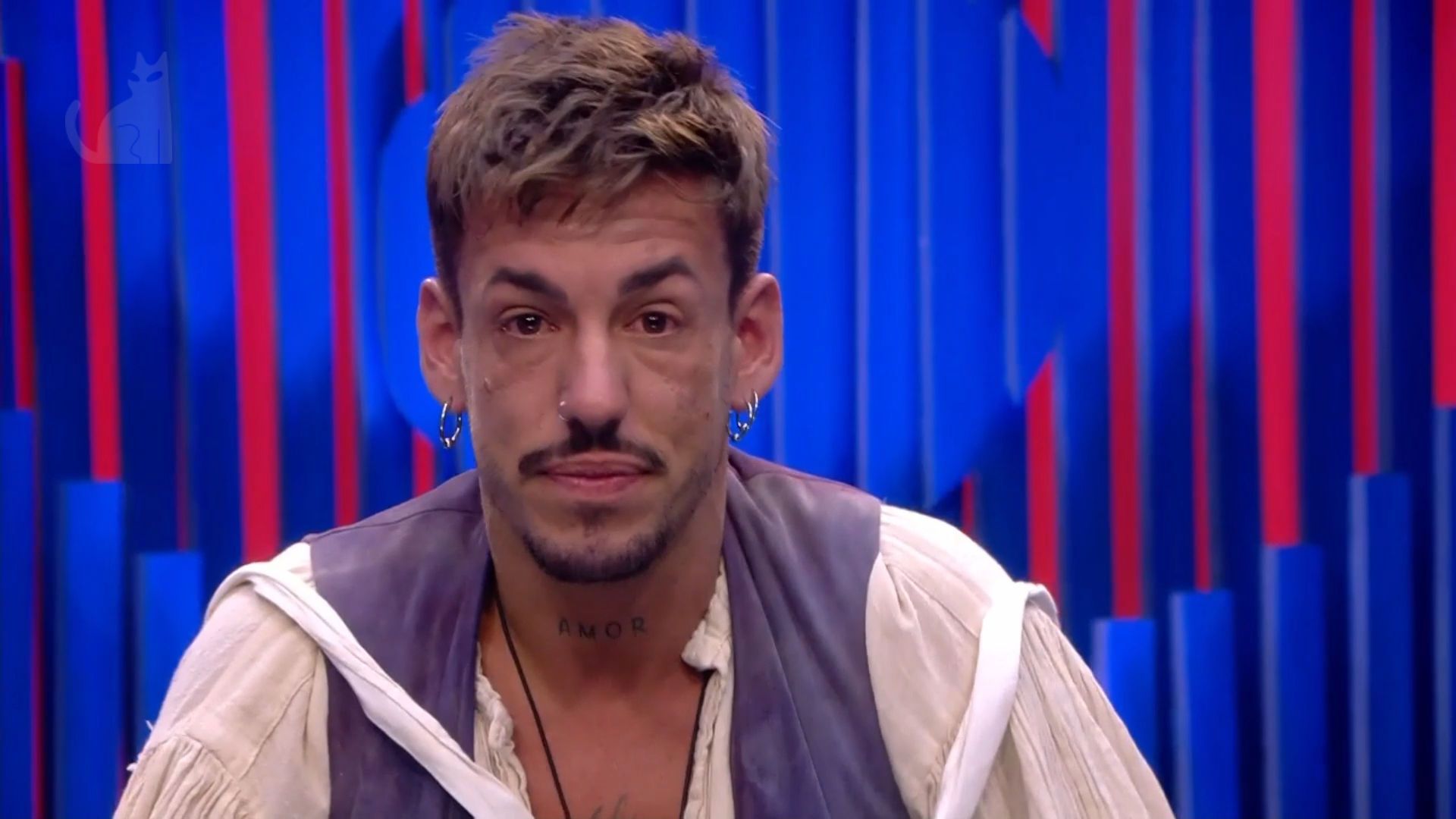 Luitingo en la sala de confesiones