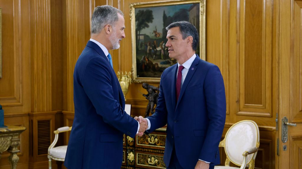 Pedro Sánchez saluda al rey el pasado 22 de agosto en la anterior ronda de consultas