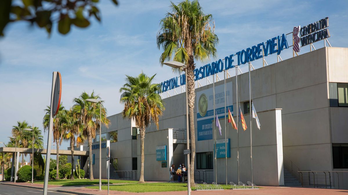 Fachada del Hospital de Torrevieja, Alicante