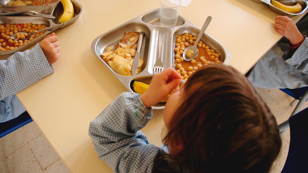 La Comunidad de Madrid deniega la beca comedor a madres solteras