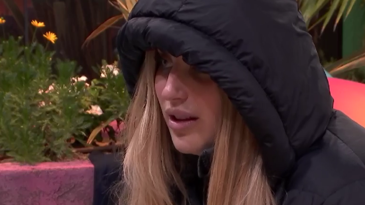 "Soy muy sincera, soy muy sincera, soy muy sincea..."