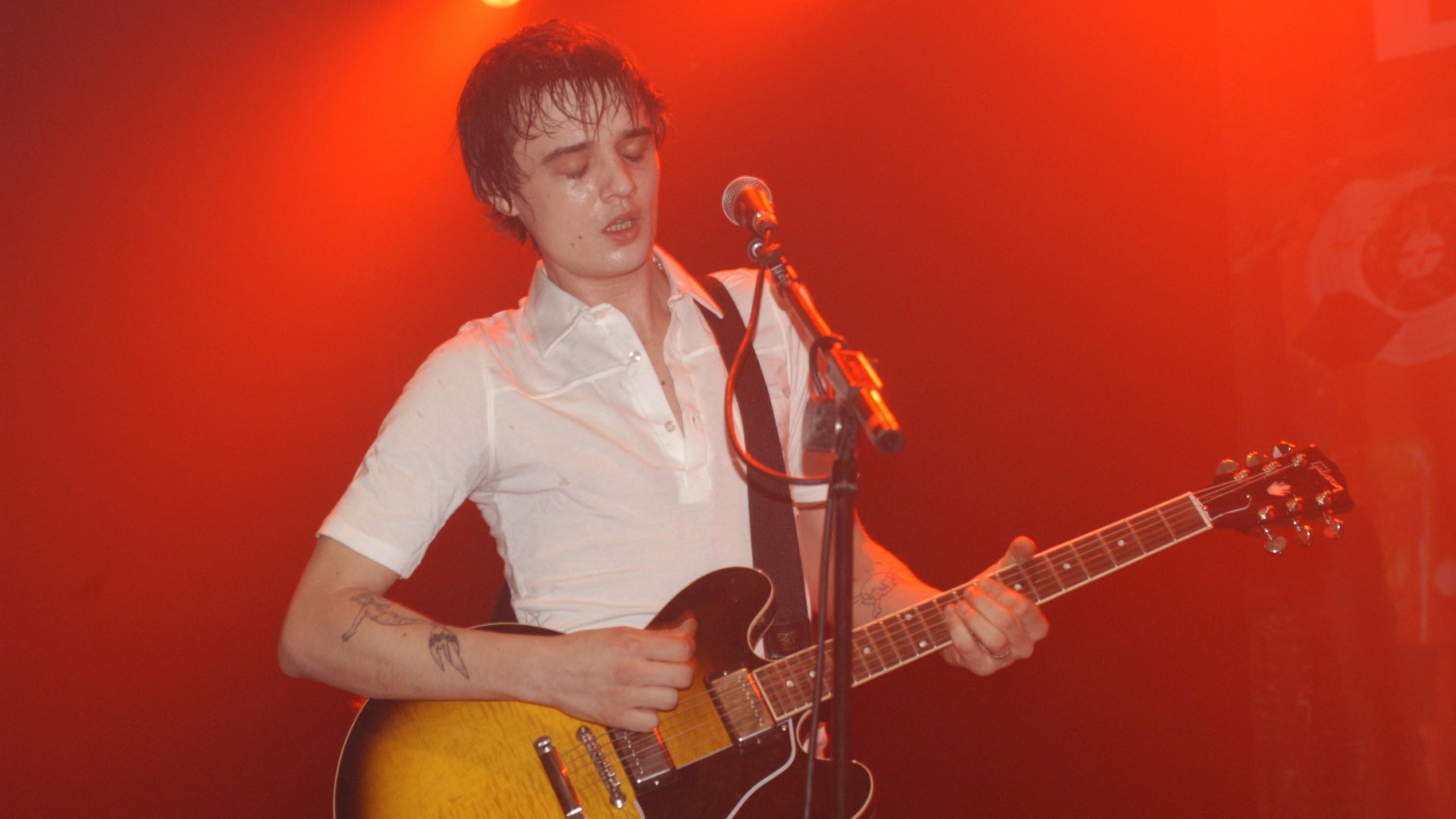 Wild child. Pete en tiempos de The Libertines. "Tenía una enorme caja de zapatos llena de drogas, fueron tiempos realmente felices".
