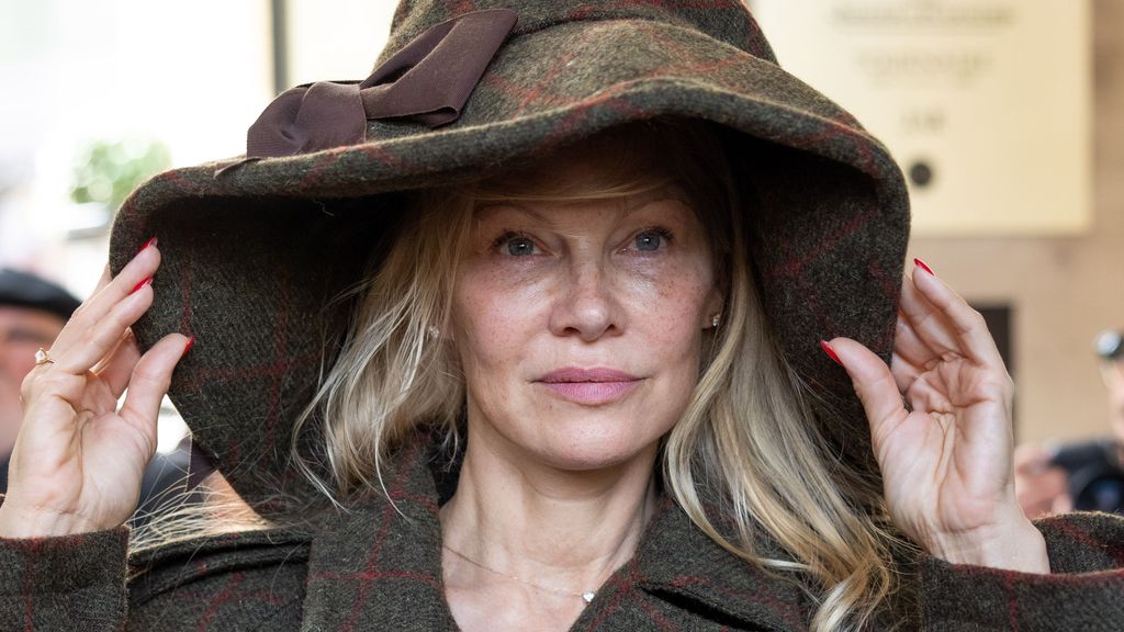 Pamela Anderson en la Semana de la Moda de París