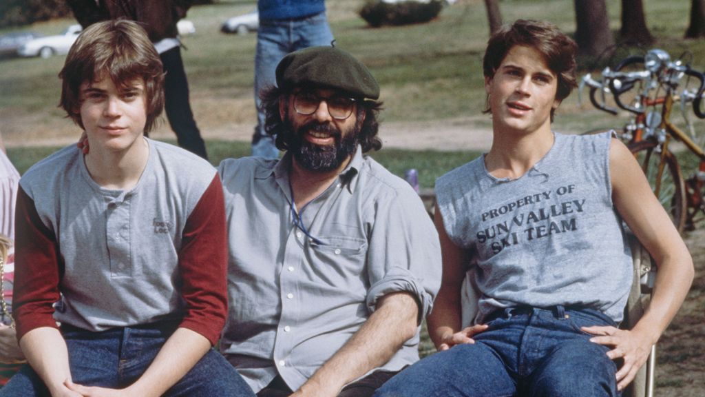Coppola falnqueado por C. Thomas Howell y Rob Lowe durante el rodaje.
