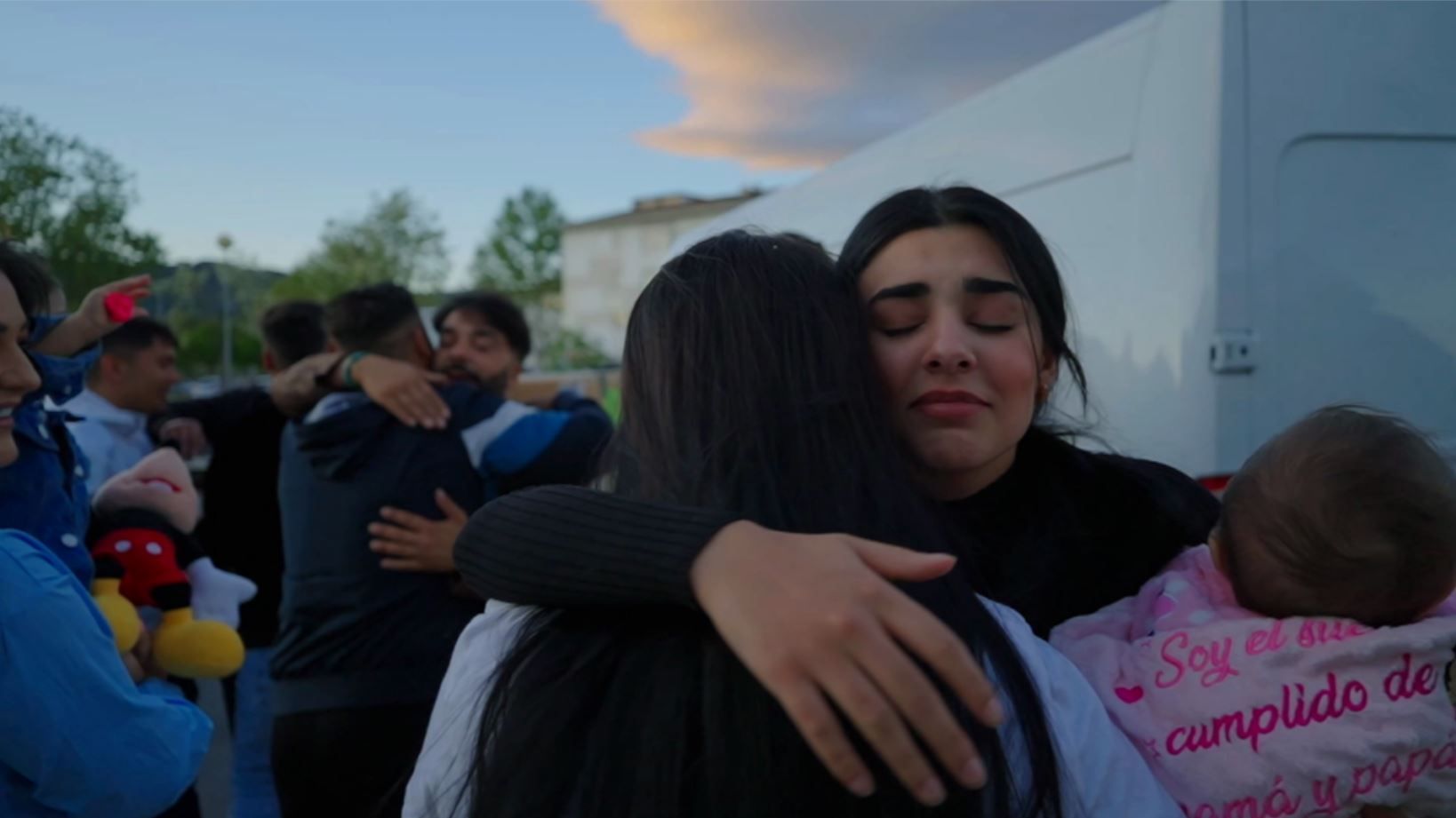 La triste despedida de Los Jiménez de la casa de Plasencia tras venderla - Dos bodas gipsy