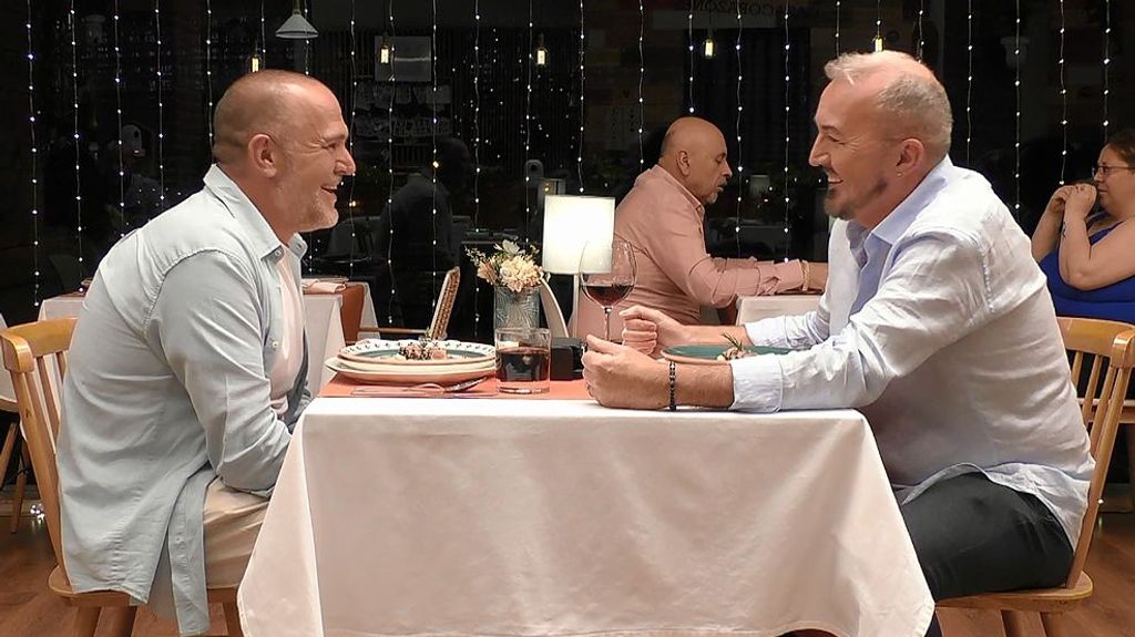 Jesús y Brian durante su cita en 'First Dates'