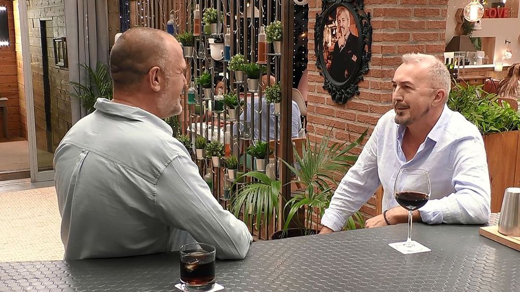 Jesús y Brian durante su cita en 'First Dates'