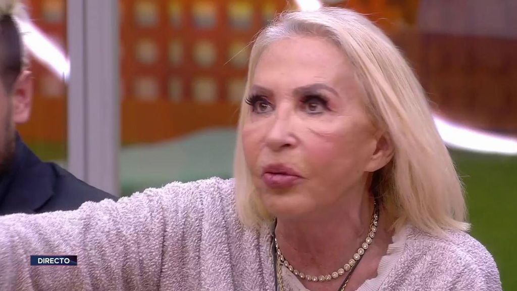 Marta Castro brota contra Laura Bozzo en directo: "Nos llama el club de las bobas"