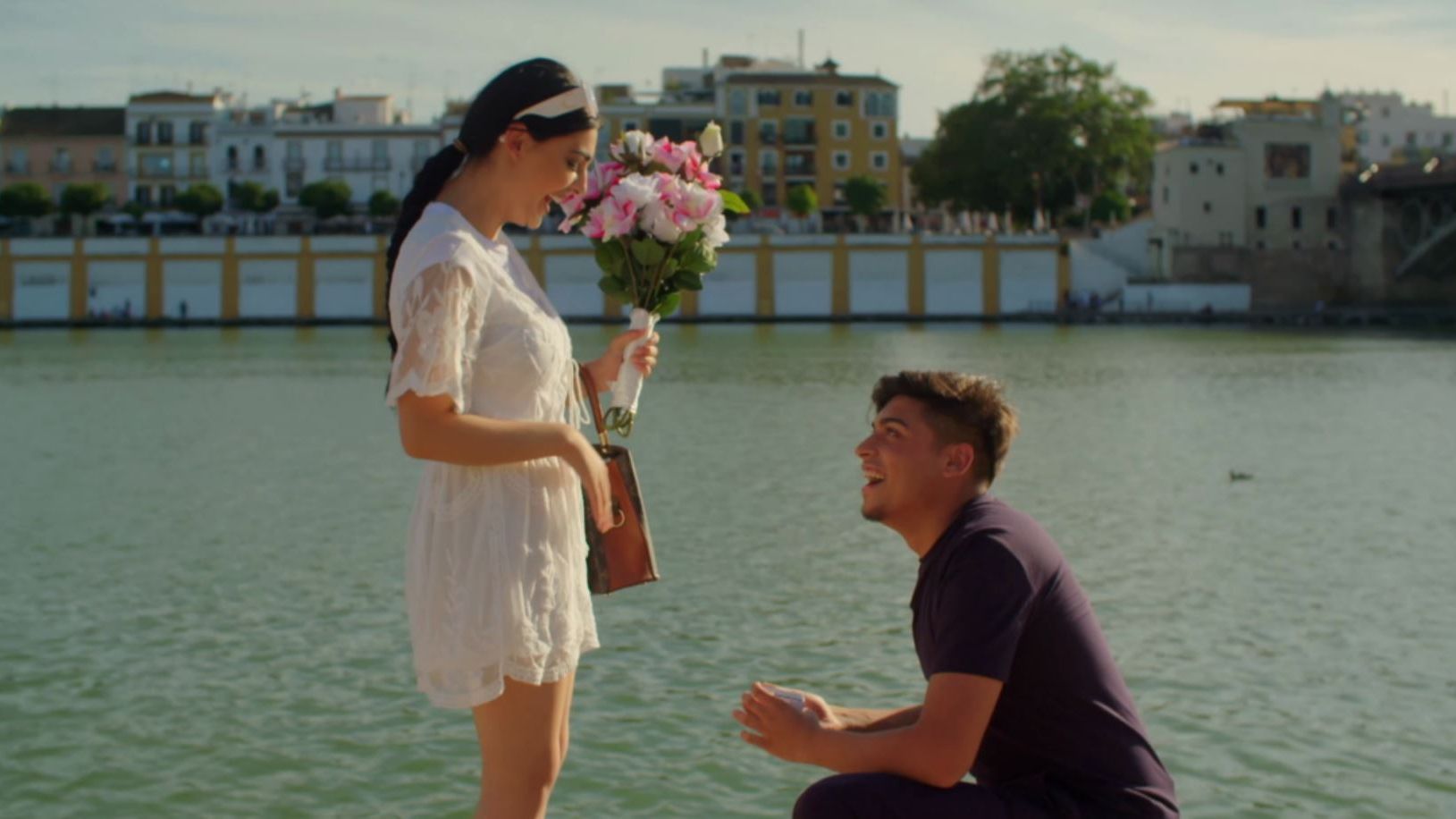 La sorprendente pedida de mano de Iván a Susi: ¡la familia Jiménez se vuelve a ir de boda! - Dos bodas gipsy
