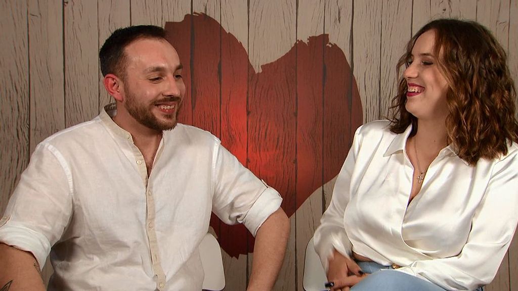 Aisha y Beltrán durante su cita en 'First Dates'