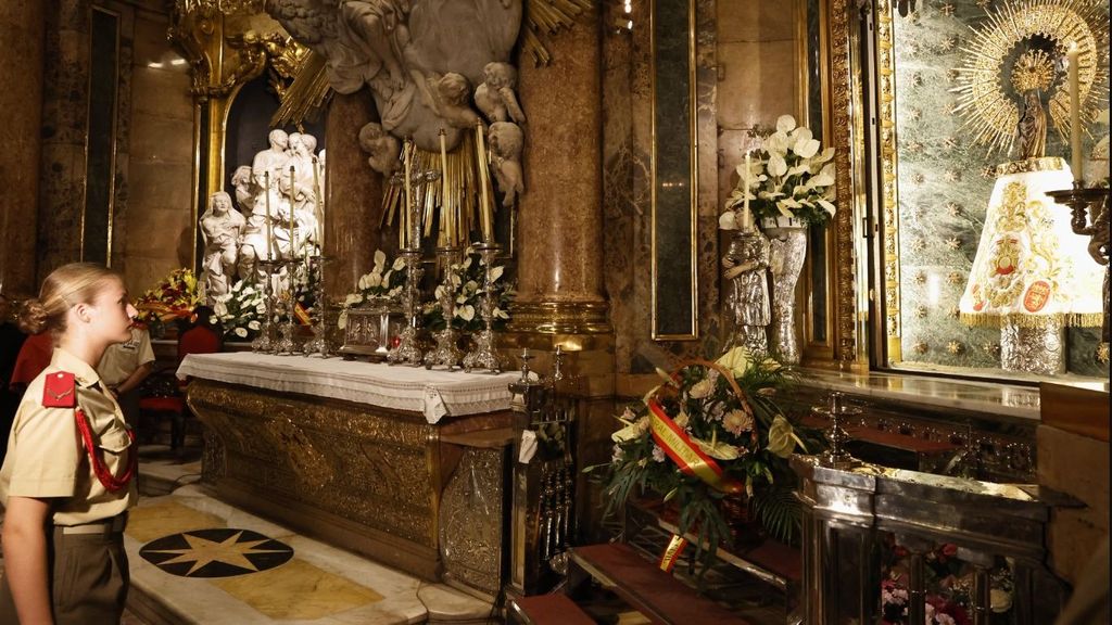 La princesa Leonor en el interior de la Basílica del Pilar