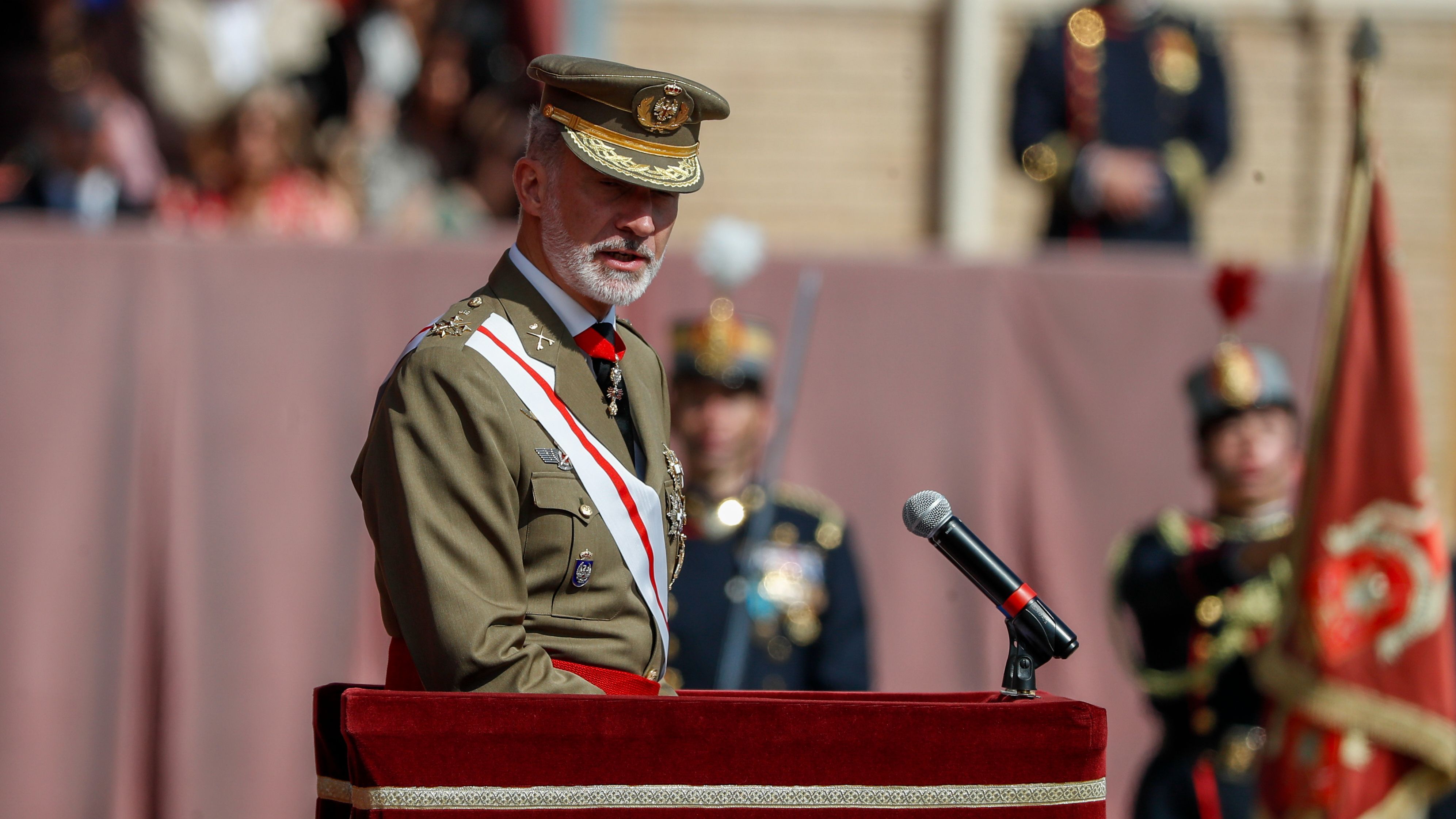 Felipe VI se dirige a Leonor en su discurso